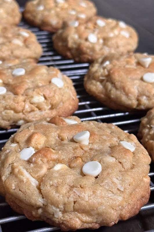 GIANT 1/4 Pound Banana Pudding Cookie